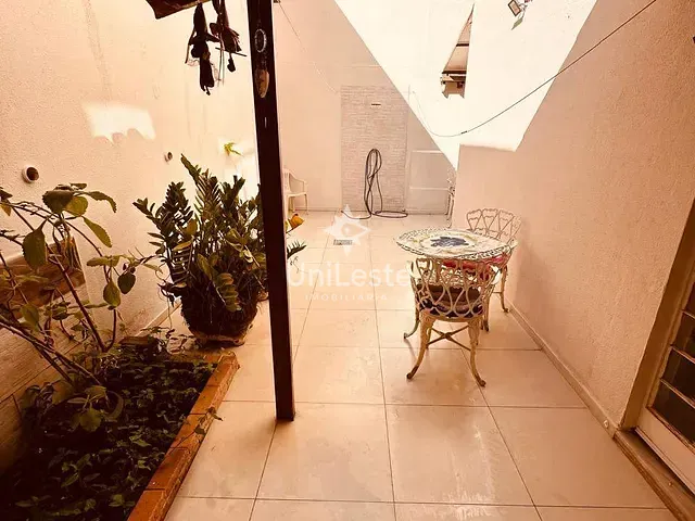 Apartamento 2 quartos e 1 banheiro, à venda, no bairro Sagrada Família em Belo Horizonte
