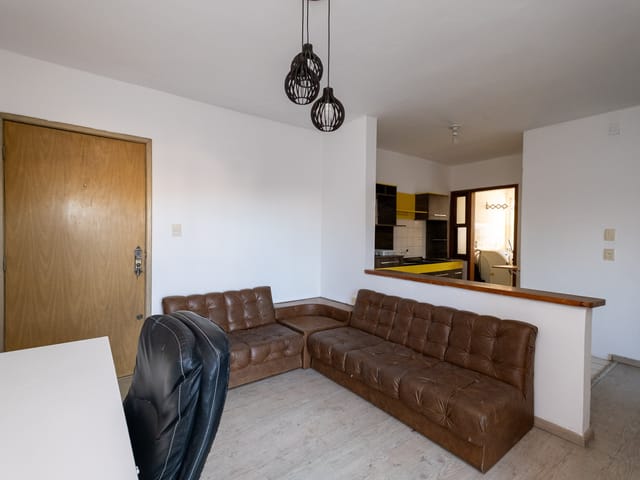 Apartamento com 100m² 3 quartos e 2 banheiros, à venda ou para alugar, no bairro Centro em Pelotas