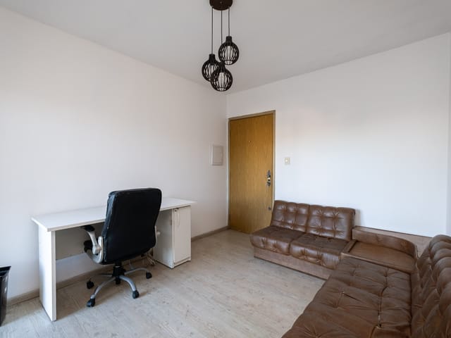 Apartamento com 100m² 3 quartos e 2 banheiros, à venda ou para alugar, no bairro Centro em Pelotas