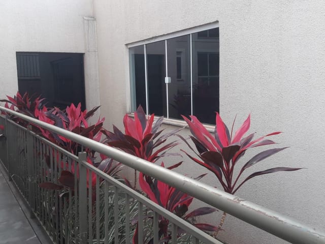Apartamento 2 quartos e 1 banheiro, à venda, no bairro Leonor em Londrina