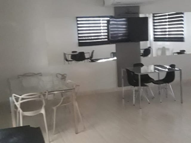 Apartamento 2 quartos e 1 banheiro, à venda, no bairro Leonor em Londrina