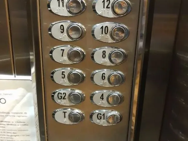 Apartamento 2 quartos e 2 banheiros, à venda, no bairro Meia Praia em Itapema