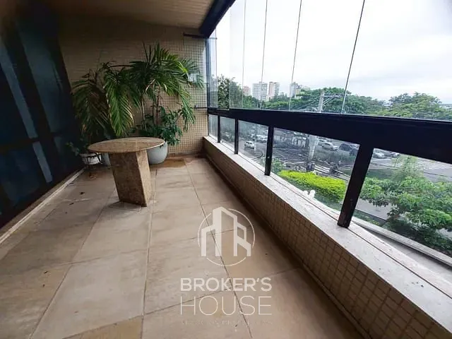 Apartamento com 275m² 4 quartos e 4 banheiros, à venda, no bairro Praia do Canto em Vitória