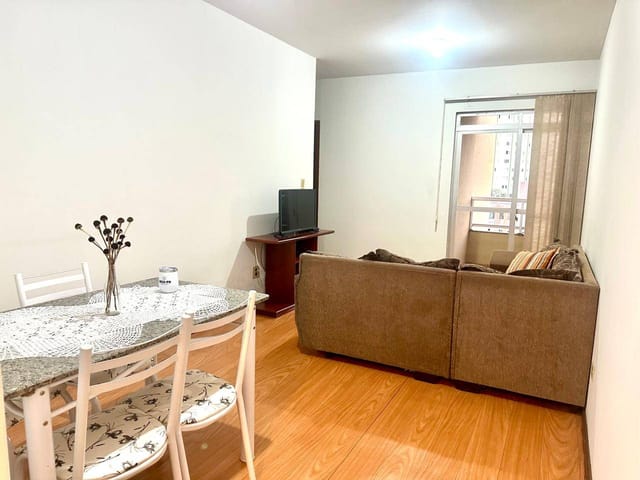Foto do Apartamento - Apartamento à venda por 300 mil reais, excelente oportunidade ao lado da UEM, Maringá PR | Grupo Mitral Imóveis