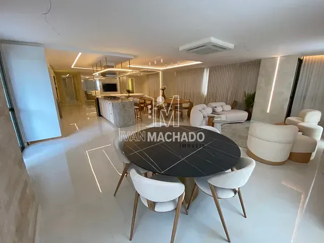 Apartamento com 385m² 4 quartos e 6 banheiros, à venda, no bairro Praia do Canto em Vitória