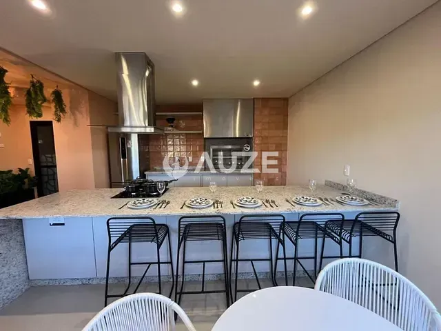 Apartamento com 54m² 3 quartos e 1 banheiro, à venda, no bairro Hauer em Curitiba