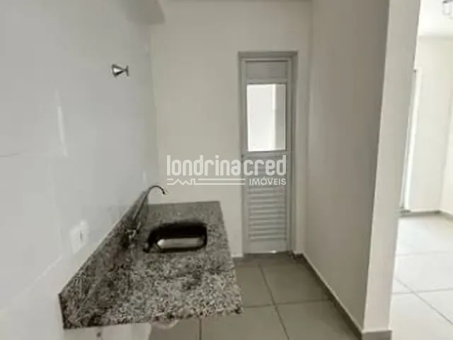 Apartamento 2 quartos e 2 banheiros, à venda, no bairro Parque Jamaica em Londrina