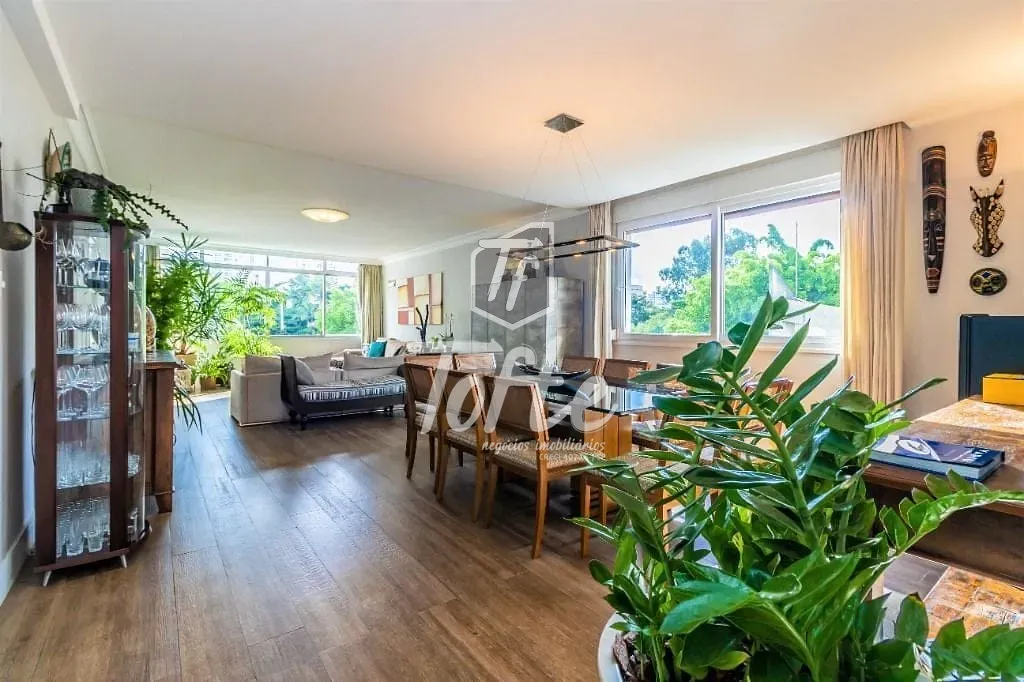 Apartamento, 3 quartos, 220 m² - Foto 1