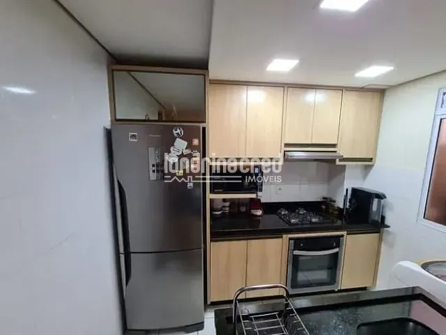 Apartamento 2 quartos e 1 banheiro, à venda, no bairro Chácara Manella em Cambé