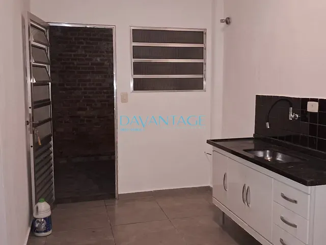 Apartamento com 50m² 2 quartos e 1 banheiro, para alugar, no bairro Vila Anastácio em São Paulo