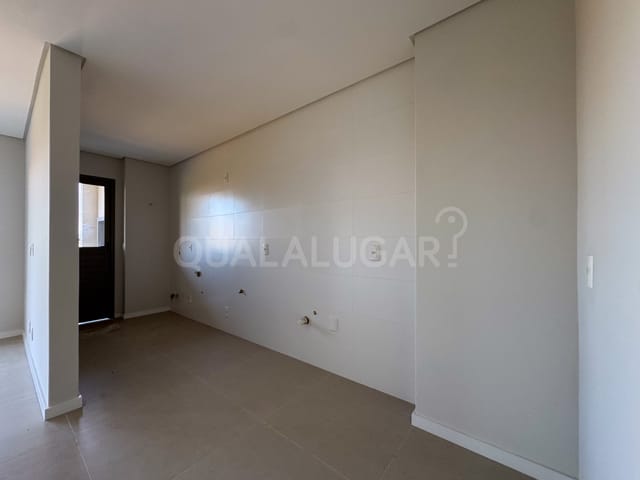 Apartamento 3 quartos e 2 banheiros, à venda ou para alugar, no bairro Recife em Tubarão