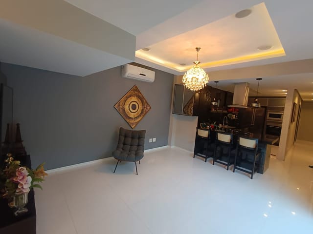 Apartamento com 96m² 2 quartos e 3 banheiros, à venda, no bairro Vila Valqueire em Rio de Janeiro