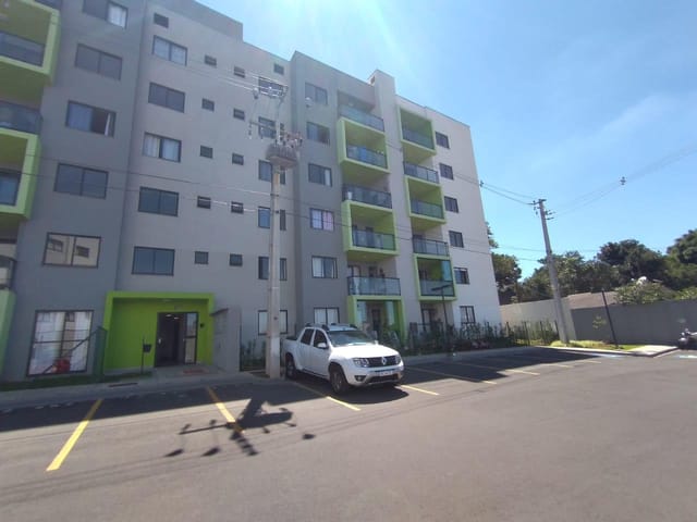 Apartamento à Venda – 2 Quartos (1 Suíte), Sacada com Churrasqueira e Elevador
