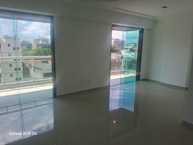 Apartamento com 118m² 3 quartos e 1 banheiro, para alugar, no bairro Vila Valqueire em Rio de Janeiro