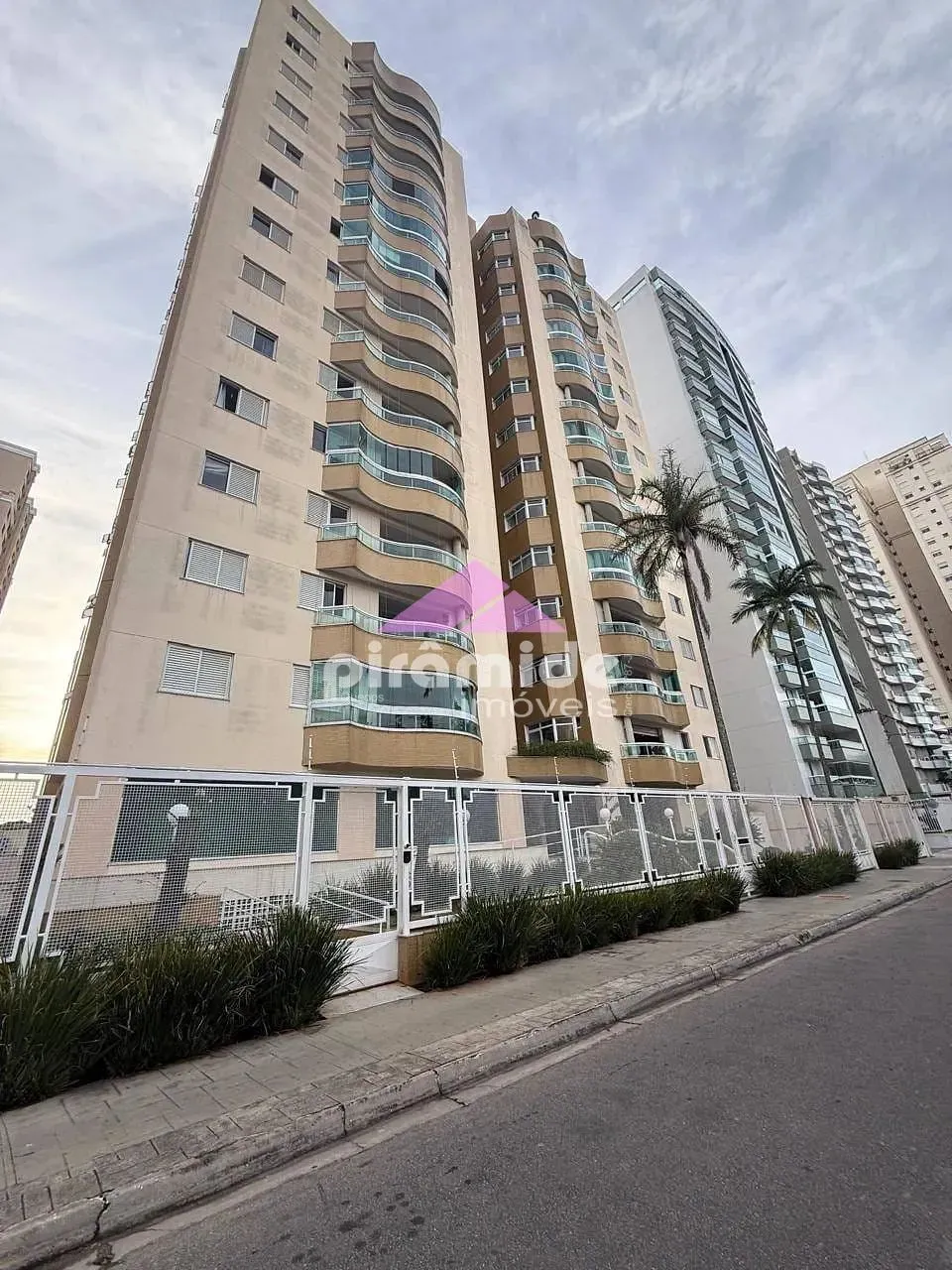 Apartamento, 3 quartos, 105 m² - Foto 1