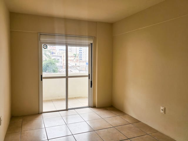 Apartamento com 50m² 1 quarto e 1 banheiro, para alugar, no bairro Centro em Pelotas