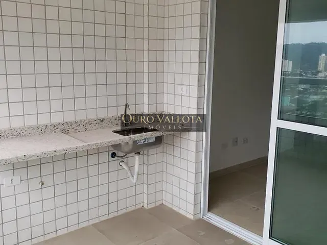 Apartamento 2 quartos e 1 banheiro, à venda, no bairro Canto do Forte em Praia Grande
