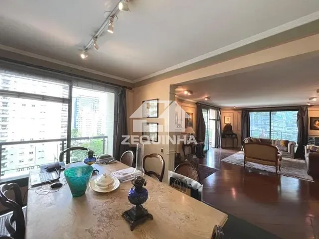Apartamento com 220m² 3 quartos e 4 banheiros, à venda, no bairro Itaim Bibi em Sao Paulo