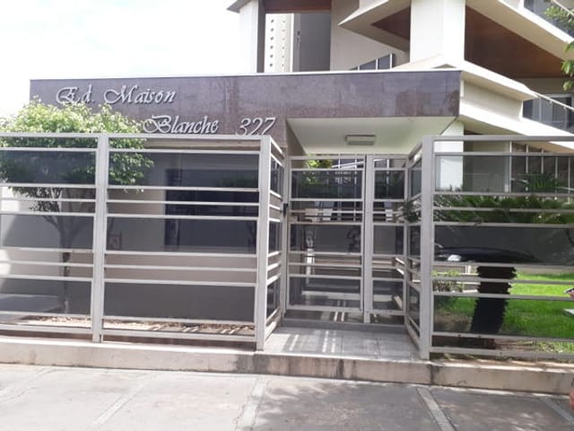 Apartamento com 270m² 3 quartos e 4 banheiros, à venda, no bairro Duque de Caxias II em Cuiabá