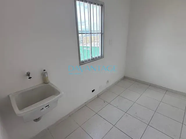 Apartamento com 156m² 5 quartos e 2 banheiros, para alugar, no bairro Vila Santa Lúcia em Carapicuíba