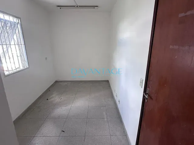 Apartamento com 156m² 5 quartos e 2 banheiros, para alugar, no bairro Vila Santa Lúcia em Carapicuíba