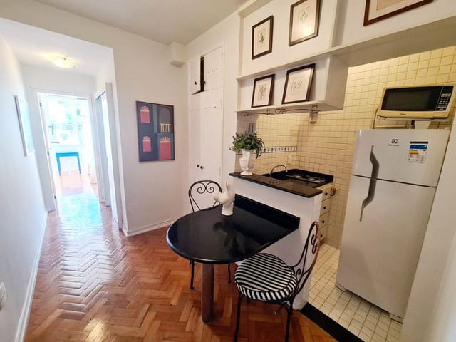 Foto do Apartamento - QUADRILÁTERO de IPANEMA! RUA VISCONDE de PIRAJÁ! STUDIO, 01 QUARTOS, MOBILIADO, próximo ao METRÔ e PRAIA | EASY NEGOCIOS IMOBILIARIOS LTDA