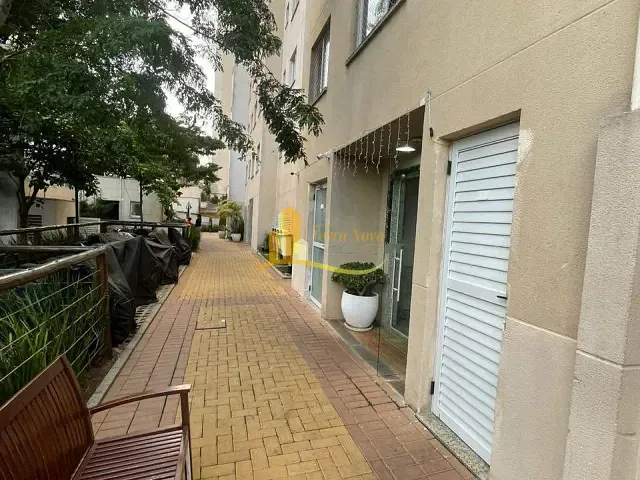 Apartamento 2 quartos e 1 banheiro, à venda, no bairro vila Carmosina em São Paulo
