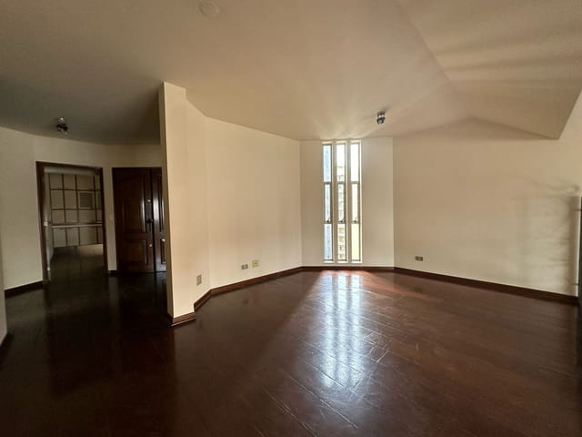 Foto do Apartamento - Ed. Dom Pedro - Apartamento à venda com 4 dormitórios (2 suítes) - Centro, Londrina/ PR | Premier Imóveis