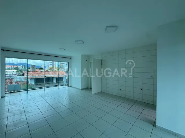 Apartamento 2 quartos e 2 banheiros, para alugar, no bairro Vila Moema em Tubarão