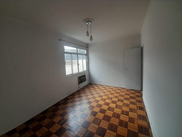 Apartamento com 80m² 2 quartos e 2 banheiros, para alugar, no bairro Vila Valqueire em Rio de Janeiro