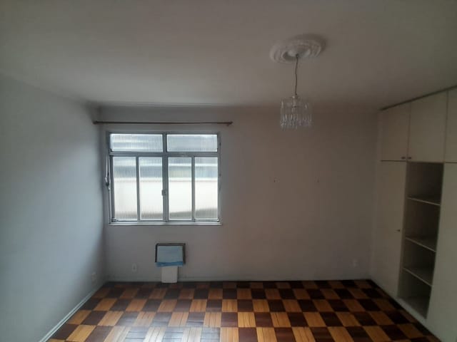 Apartamento com 80m² 2 quartos e 2 banheiros, para alugar, no bairro Vila Valqueire em Rio de Janeiro