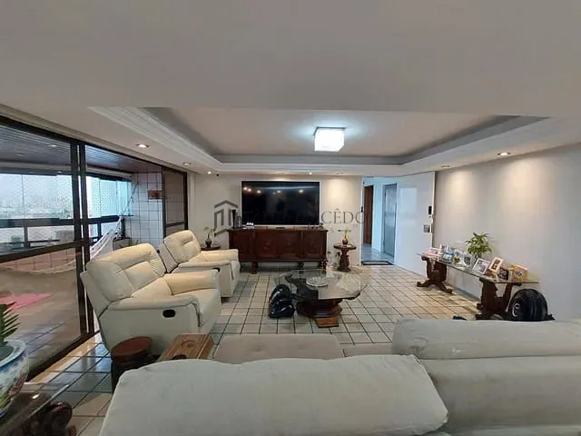 Apartamento 3 quartos e 3 banheiros, à venda, no bairro Casa Forte em Recife