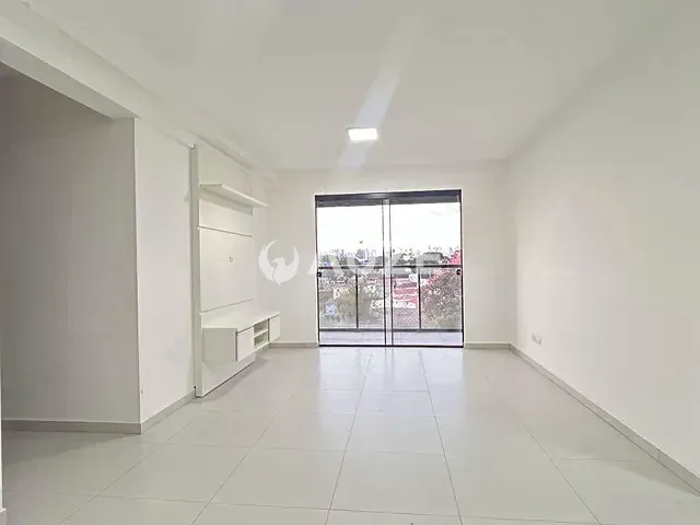 Apartamento com 65m² 2 quartos e 2 banheiros, para alugar, no bairro Guaíra em Curitiba