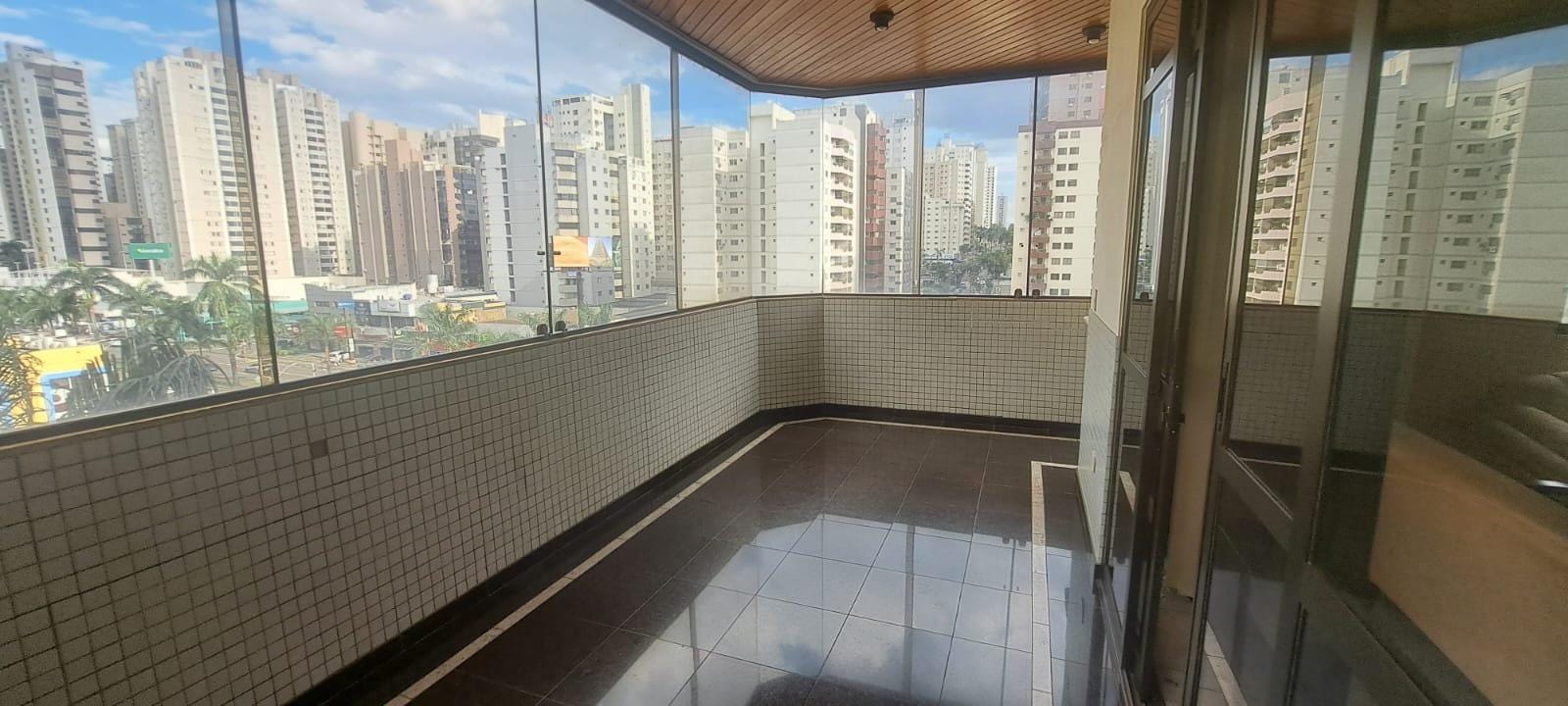 Apartamento, 3 quartos, 236 m² - Foto 1
