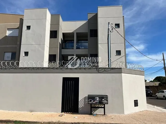 Apartamento 2 quartos e 2 banheiros, à venda, no bairro Lourdes em Uberaba