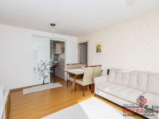 Apartamento 3 quartos e 2 banheiros, à venda, no bairro Capão Raso em Curitiba