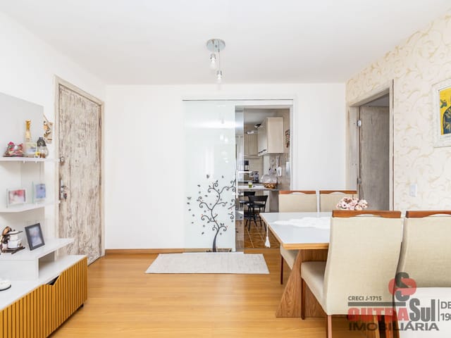 Apartamento 3 quartos e 2 banheiros, à venda, no bairro Capão Raso em Curitiba