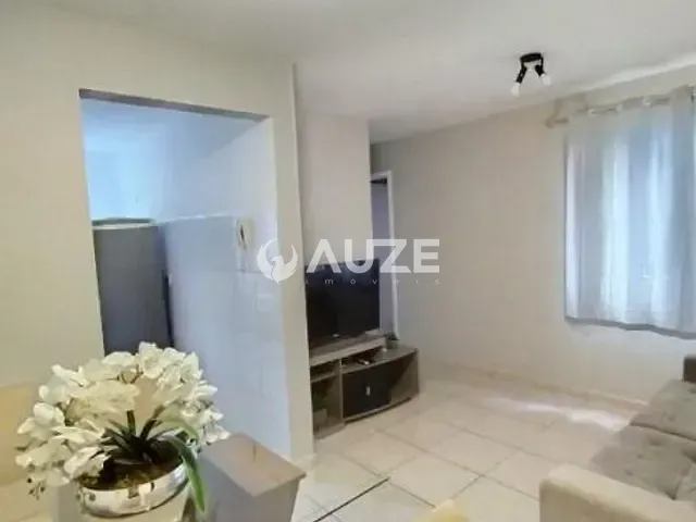 Apartamento com 50m² 2 quartos e 1 banheiro, à venda, no bairro Santa Cândida em Curitiba