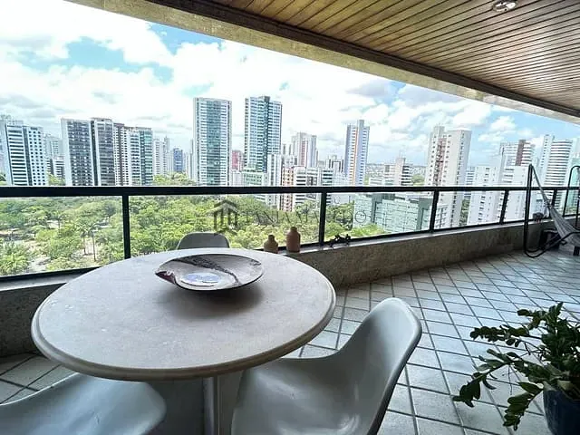 Apartamento 4 quartos e 5 banheiros, à venda, no bairro Madalena em Recife