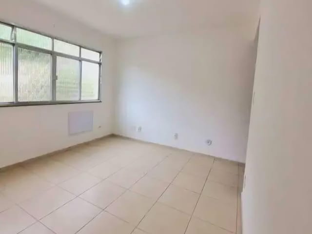 Apartamento com 50m² 2 quartos e 1 banheiro, à venda, no bairro Praça Seca em Rio de Janeiro