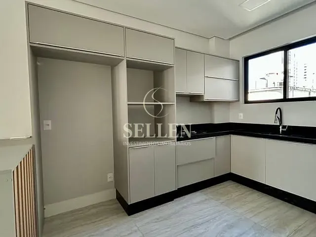 Apartamento 4 quartos e 5 banheiros, para alugar, no bairro Pioneiros em Balneário Camboriú