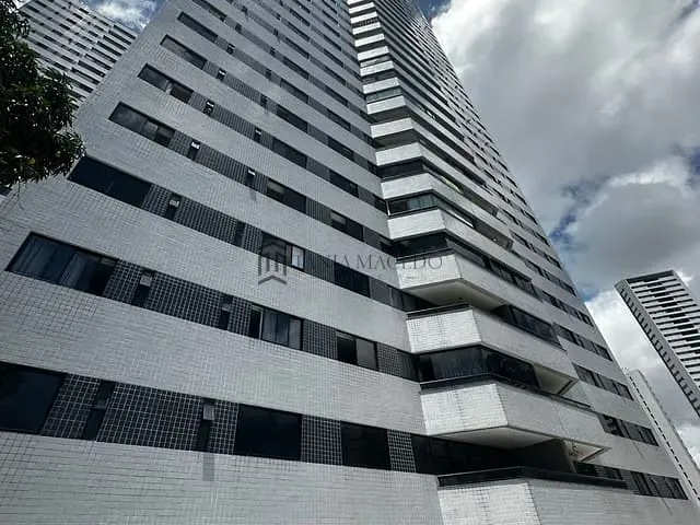 Apartamento 3 quartos e 4 banheiros, à venda, no bairro Casa Forte em Recife