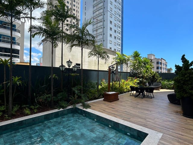 Apartamento 4 quartos e 3 banheiros, à venda, no bairro Meia Praia em Itapema