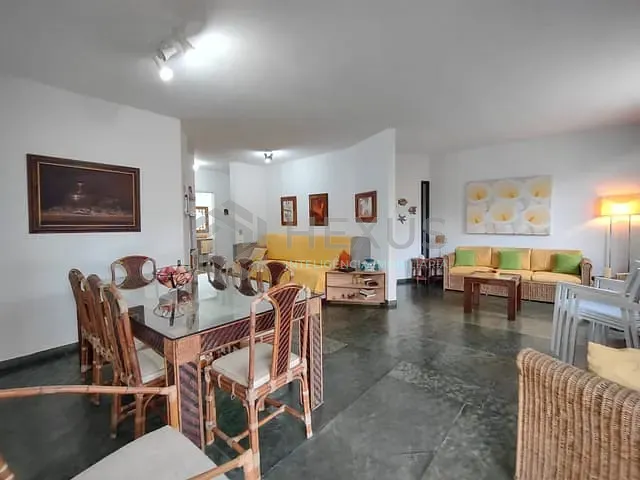Apartamento com 250m² 3 quartos e 5 banheiros, à venda, no bairro Enseada em Guarujá