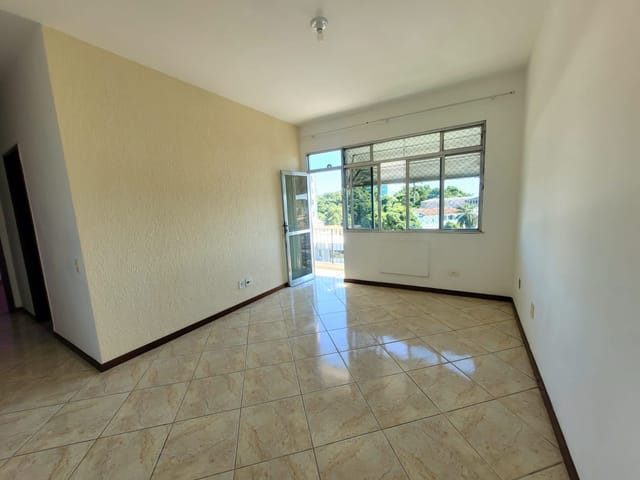 Apartamento com 65m² 2 quartos e 2 banheiros, à venda, no bairro Vila Valqueire em Rio de Janeiro