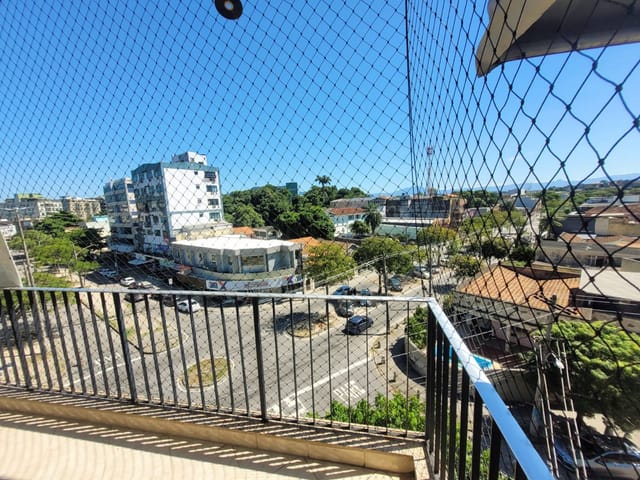 Apartamento com 65m² 2 quartos e 2 banheiros, à venda, no bairro Vila Valqueire em Rio de Janeiro