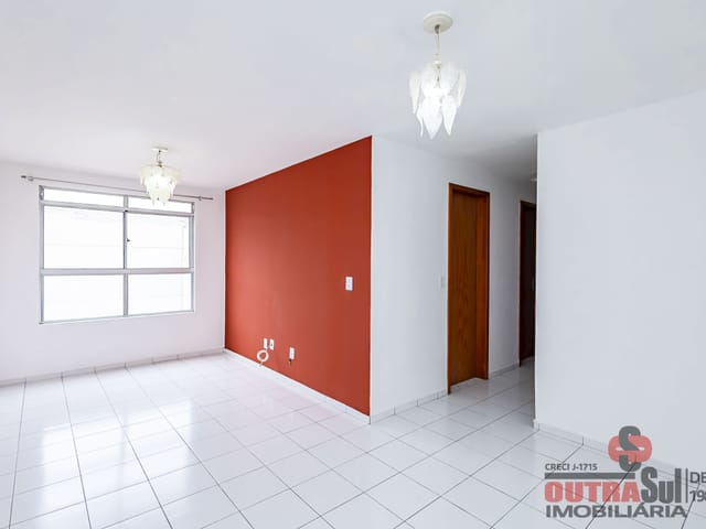Apartamento 3 quartos e 1 banheiro, à venda, no bairro Capão Raso em Curitiba