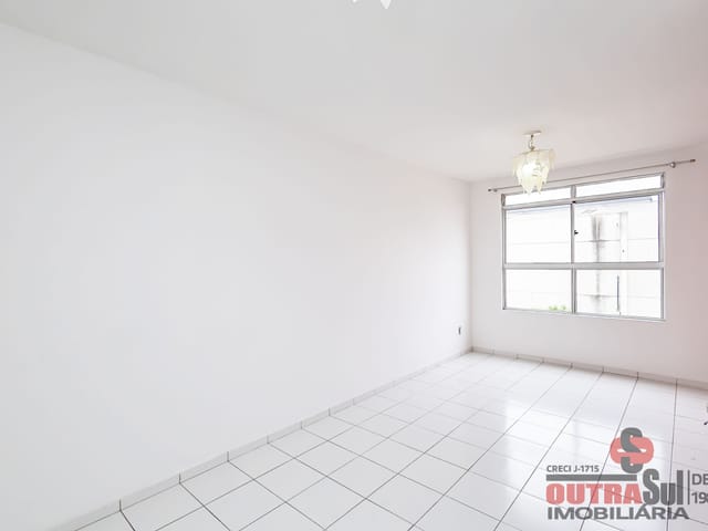 Apartamento 3 quartos e 1 banheiro, à venda, no bairro Capão Raso em Curitiba
