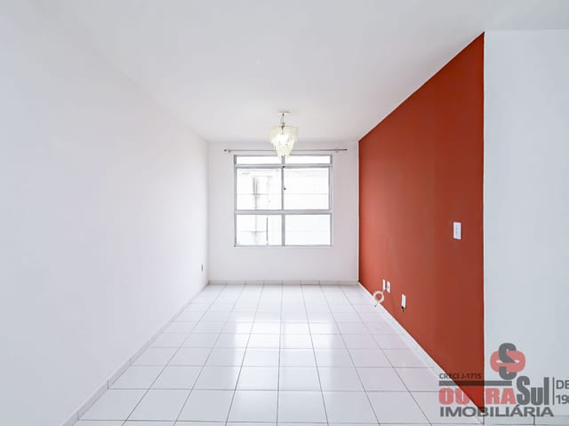 Apartamento 3 quartos e 1 banheiro, à venda, no bairro Capão Raso em Curitiba