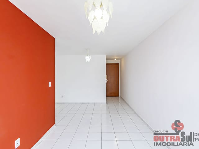 Apartamento 3 quartos e 1 banheiro, à venda, no bairro Capão Raso em Curitiba